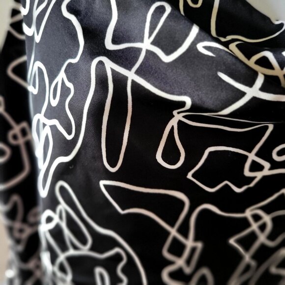 O.L.M. Black & White Abstract Print Cowl Neck Cami Top  M - Picture 7 of 8